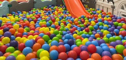 توپ استخری ساده رنگی برای خانه بازی